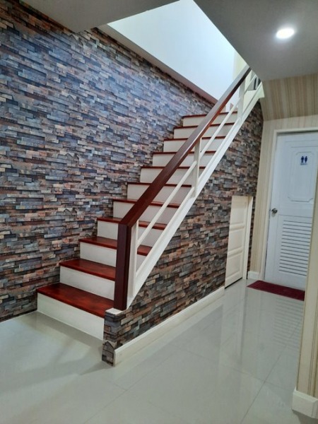 รับติดตั้งวอลเปเปอร์ ชลบุรี