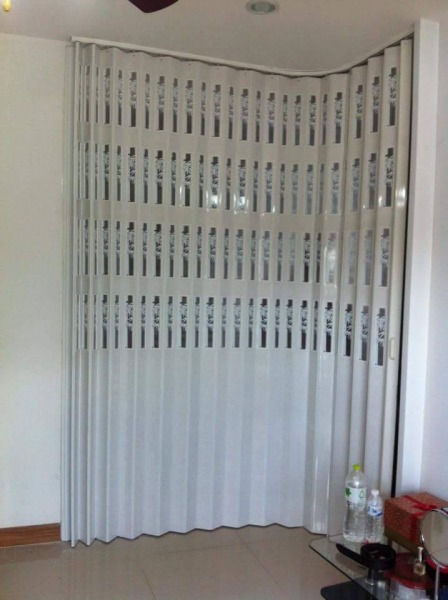 ฉากกั้นประตูสำเร็จรูป