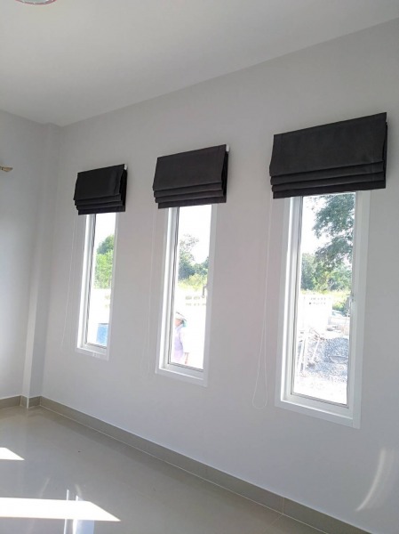 รับติดตั้งม่านม้วน ชลบุรี